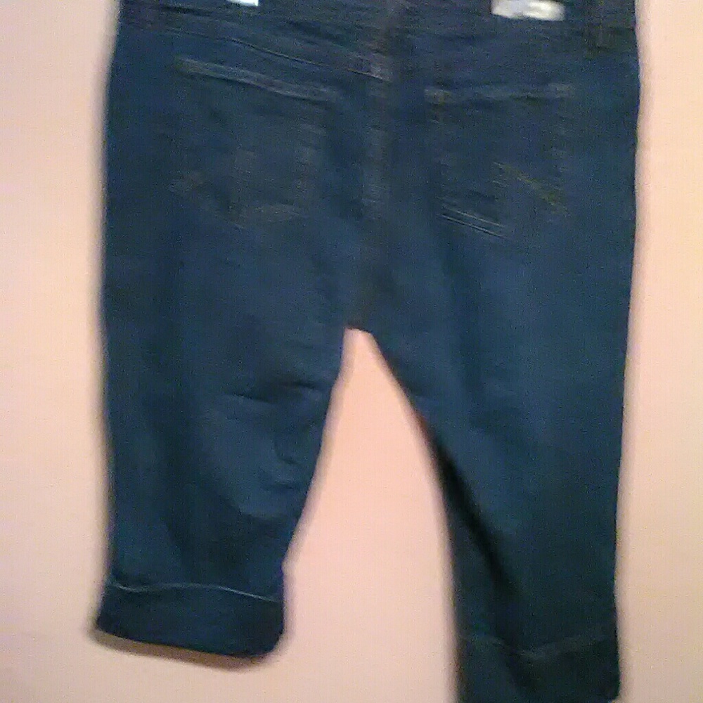Daisy Fuentes 3/4 length roll up jeans - Picture 3 of 5